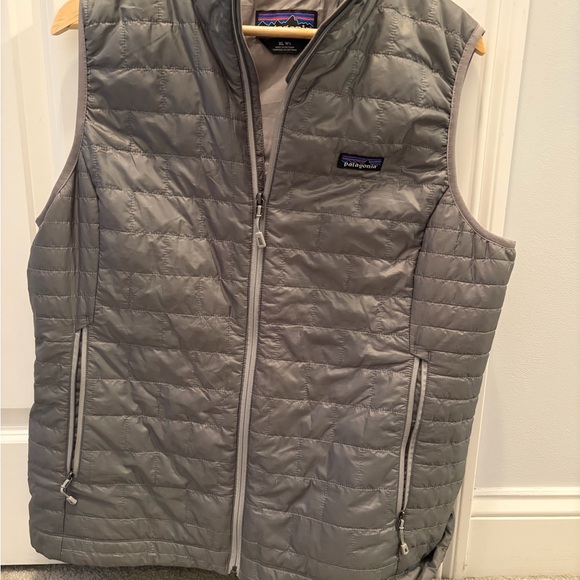 Patagonia Jackets & Blazers - Patagonia Gray Quilted Outerwear